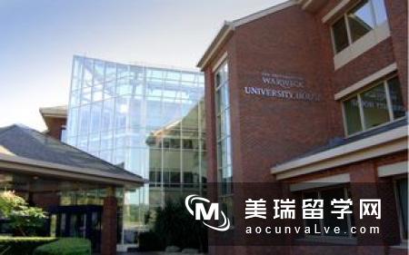 英国留学华威大学费用高吗？
