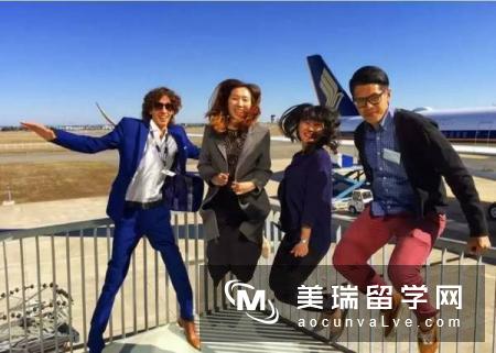 一个20岁的小哥，拿下了全世界人都羡慕的工作