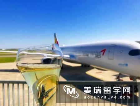 一个20岁的小哥，拿下了全世界人都羡慕的工作