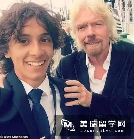 一个20岁的小哥，拿下了全世界人都羡慕的工作