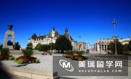 英国留学华威大学费用高吗？