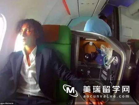 一个20岁的小哥，拿下了全世界人都羡慕的工作