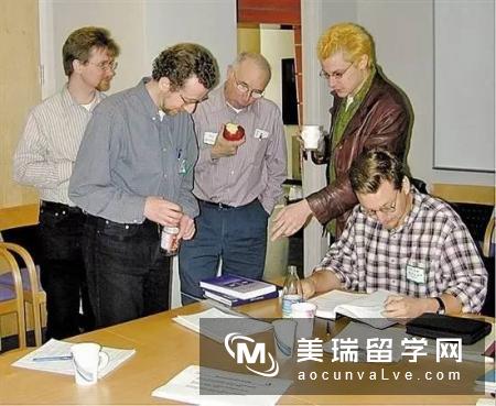 想去留学的学生看看世界一流大学的学生是怎样学习的？值得深思