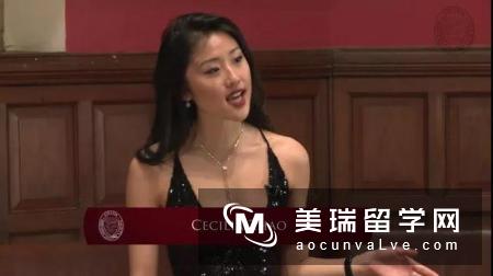 18岁牛津大学中国女学霸惊艳全球身材头脑兼得