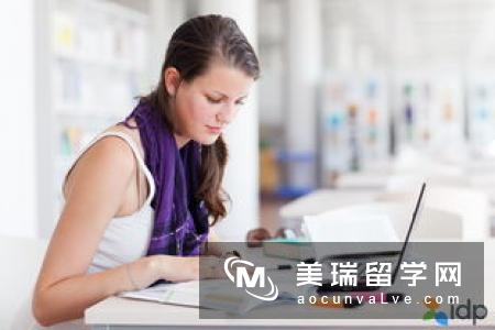 学英语专业研究生在国内读好还是到英语读好？
