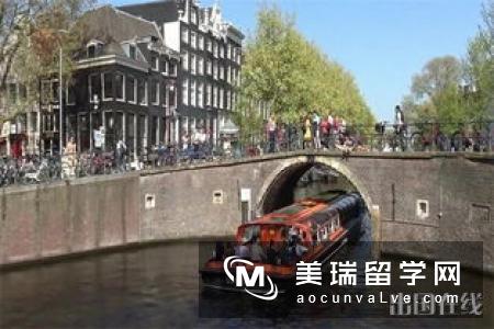 英国留学：毕业院校背景越来越重要！  　　