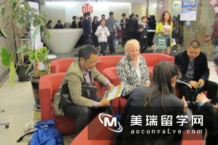 英国高中和美国高中有什么不一样