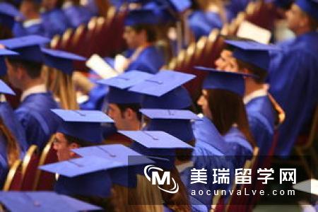英国本科留学一年费用多少？