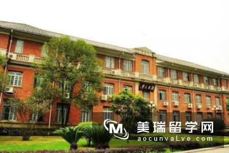 高考后选择英国留学途径有哪些?