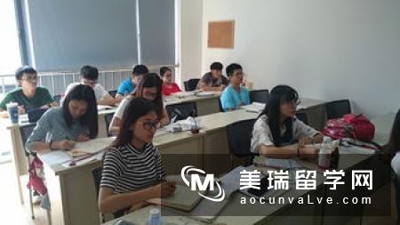 学会这8个说法与英国人交朋友很简单！