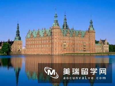 英国排名前三十的大学有哪些？