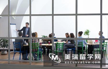 英国留学本科热门专业推荐及申请要求