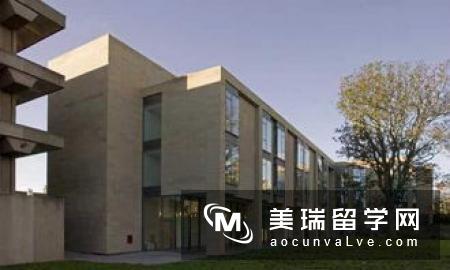 英国留学时尚专业走在时尚前沿