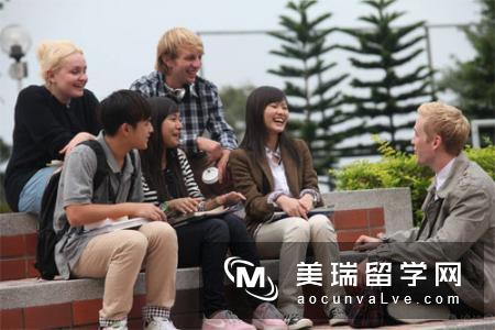 英国带薪实习专业哪些大学提供？