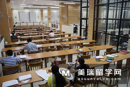 英国哪些学校开设了钢琴演奏专业？