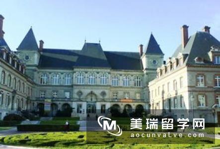英国哪些大学需要交申请费？